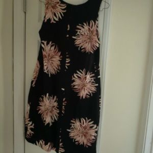 Very nice dress by Ann Taylor size 12P black and pink